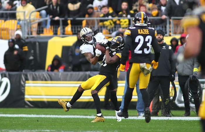 Pittsburgh Steelers Levi Wallace (29) intercepts a pass intended for New Orleans Saints Kevin White (17) during the second half at Acrisure Stadium in Pittsburgh, PA on November 13, 2022. Pittsburgh Steelers Vs New Orleans Saints Week 10